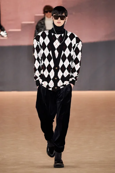 Look 49